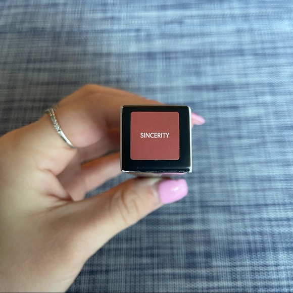 bareMinerals “sincerity” mineralist lip gloss - Picture 4 of 5